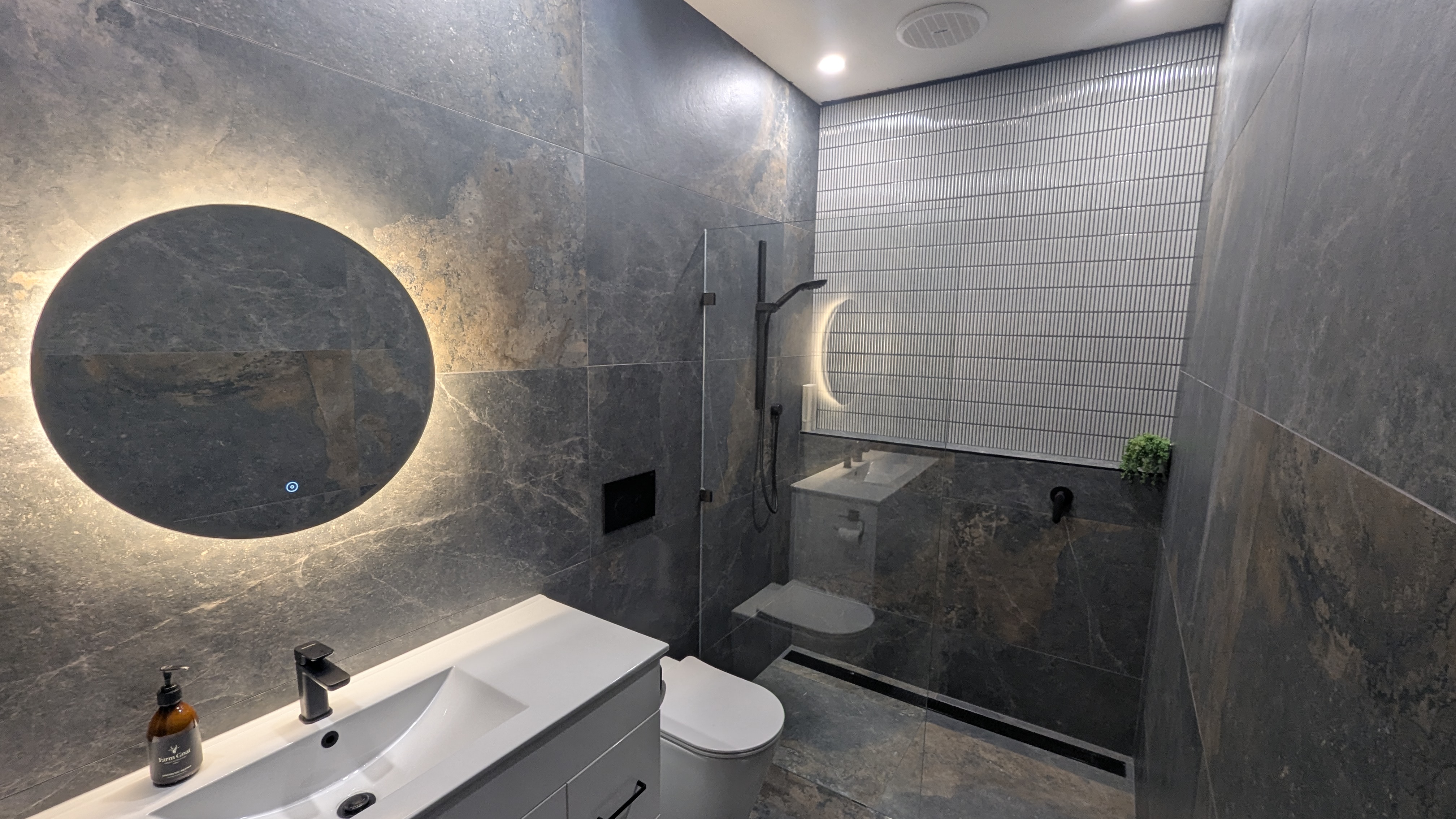 Bentleigh East Main Bathroom
